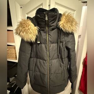 Zara Women's Black Puffer Jacket with Faux Fur Hood